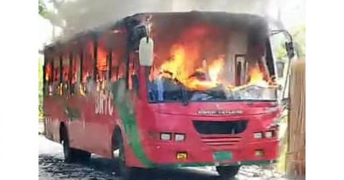 মহাসড়কে চলন্ত বিআরটিসি বাসে আগুন