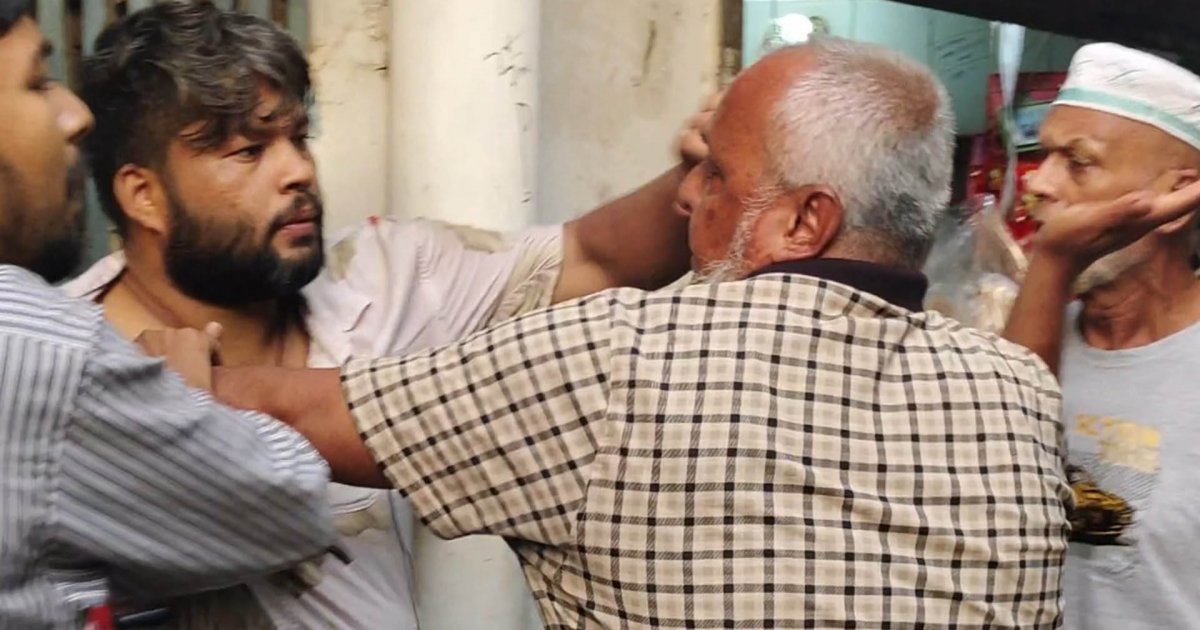 নারায়ণগঞ্জে ৩ সাংবাদিকের ওপর হামলা-মারধর, ছাত্রদল নেতার বাবা আটক