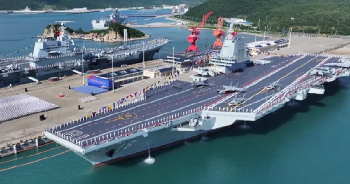 যুক্তরাষ্ট্রের সঙ্গে পাল্লা দিতে চীনের নতুন বিমানবাহী রণতরী