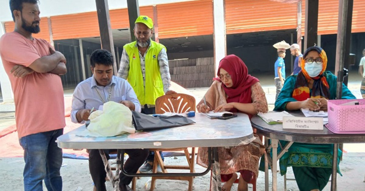 পরিবেশ অধিদফতরের অভিযানে তিন হাজার কেজি পলিথিন জব্দ, জরিমানা ৫ লাখ