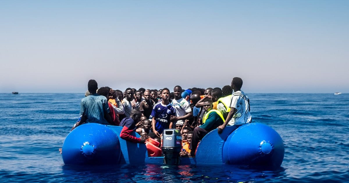 লিবিয়া উপকূলে নৌকাডুবি, ৪২ অভিবাসনপ্রত্যাশীর মৃত্যুর শঙ্কা