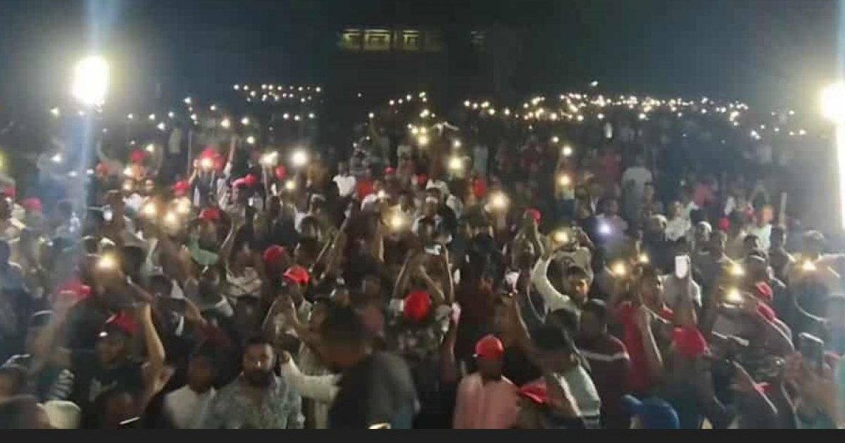 ময়মনসিংহ-১১ আসনে বিএনপির প্রার্থী বদলের দাবিতে মশালমিছিল