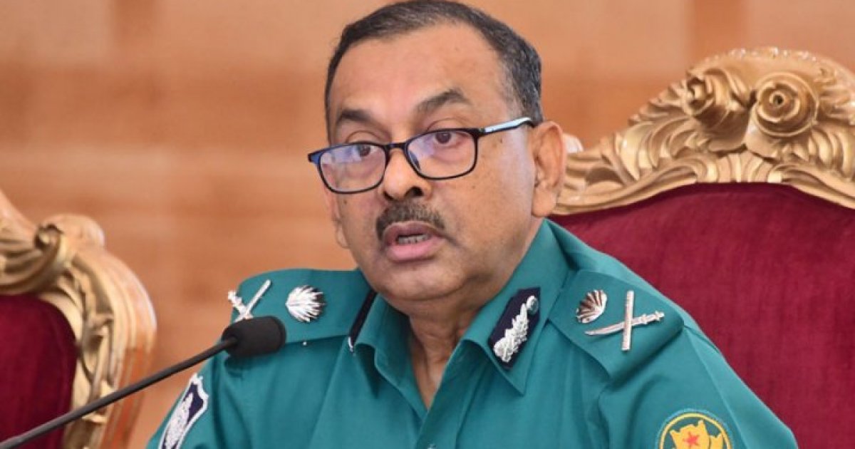 আগুন-ককটেল হামলাকারীদের গুলির নির্দেশ ডিএমপি কমিশনারের