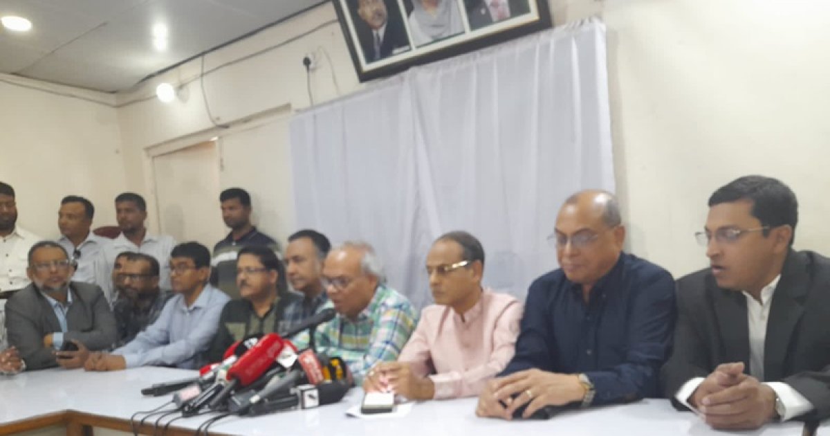 ব্যাংক লুটের টাকায় কেনা হচ্ছে ককটেল: রিজভী