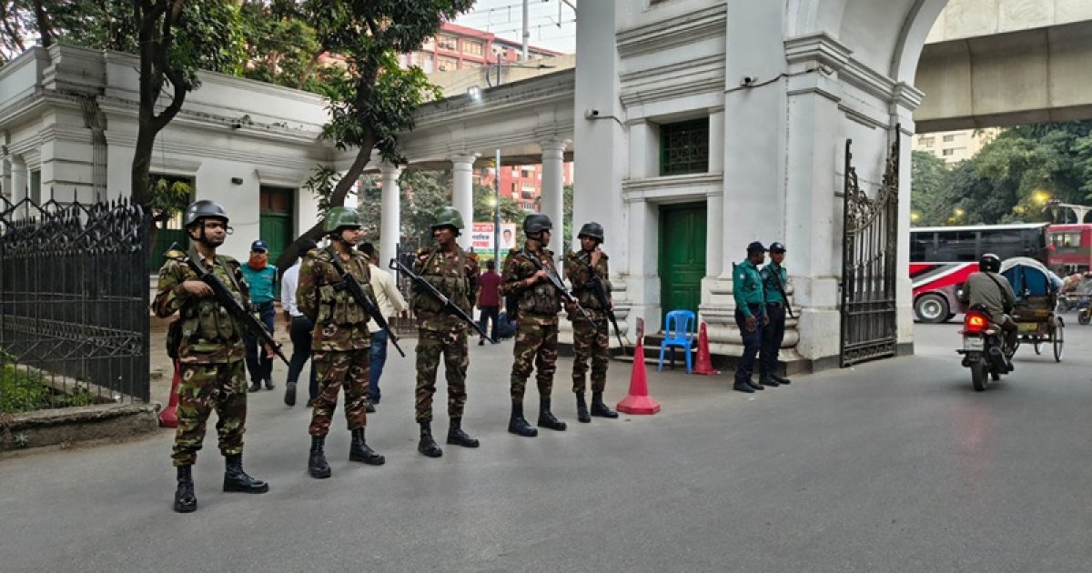 কঠোর নিরাপত্তা বলয়ে ট্রাইব্যুনাল থেকে পুরো রাজধানী