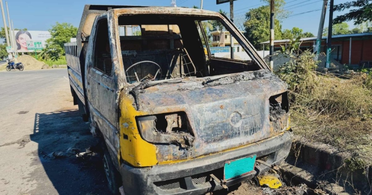 জামায়াত নেতার গাড়িতে অগ্নিসংযোগ