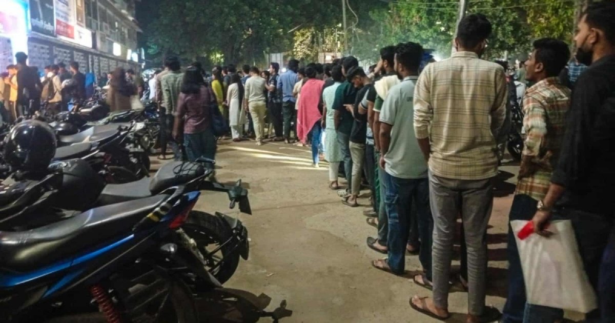 শেখ হাসিনার মৃত্যুদণ্ডের রায়ে ঢাবিতে ভূরিভোজের আয়োজন