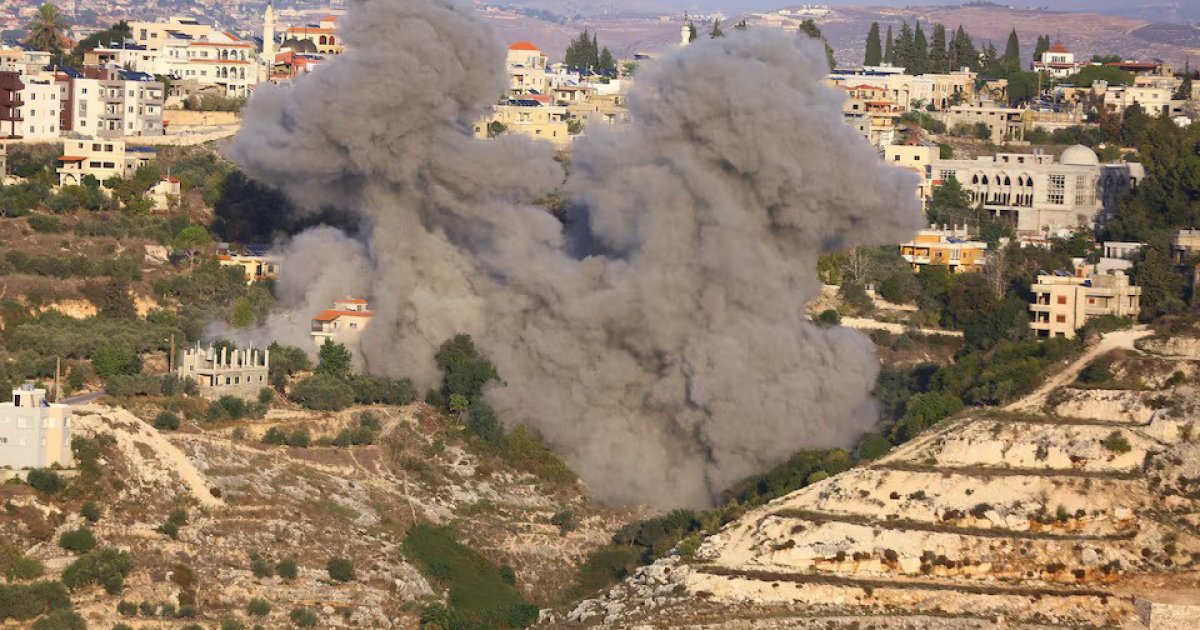 দক্ষিণ লেবাননে ইসরায়েলের শক্তিশালী বিমান হামলা