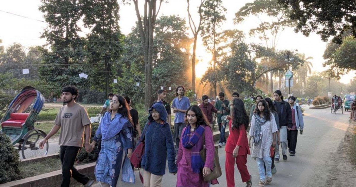 ‘লালদিয়া টার্মিনাল’ বিদেশিদের ইজারা দেওয়ার প্রতিবাদে জাবিতে বিক্ষোভ