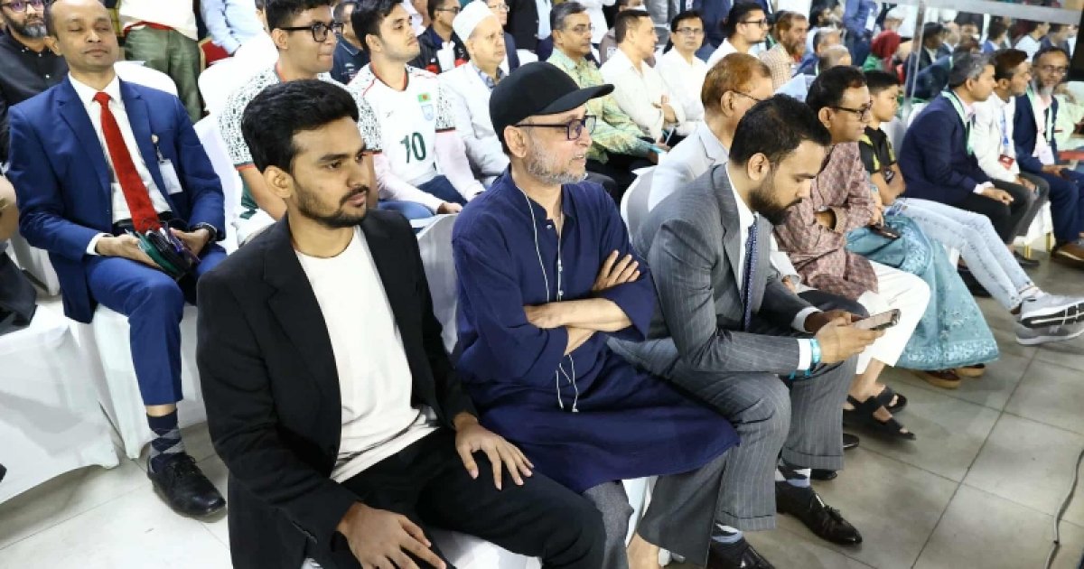 হামজাদের জন্য ক্রীড়া উপদেষ্টার ২ কোটি টাকা পুরস্কার ঘোষণা