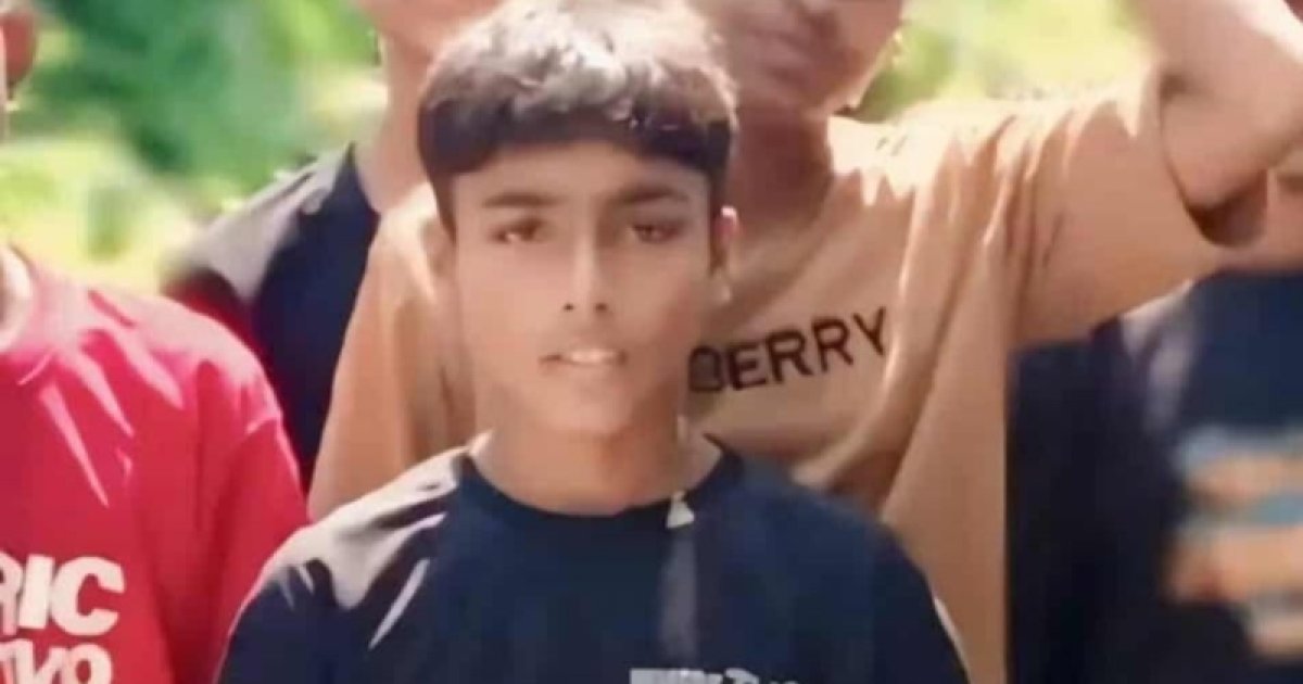 ব্যাডমিন্টন খেলার মাঠে স্কুলছাত্রকে হত্যা