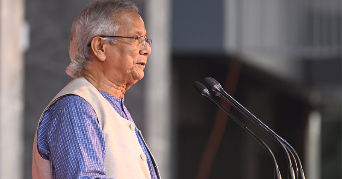 নির্বাচনে সশস্ত্র বাহিনীকে পেশাদারত্বের সঙ্গে দায়িত্ব পালনের আহ্বান প্রধান উপদেষ্টার