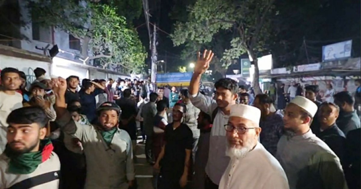 আলিয়া মাদ্রাসা শিক্ষার্থীদের দুই পক্ষের ধাওয়া-পাল্টা ধাওয়া