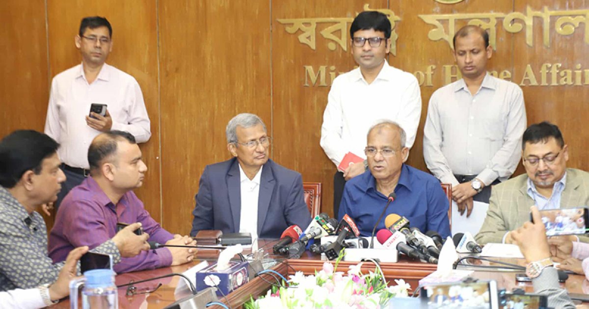 নির্বাচনের আগে আইনশৃঙ্খলা পরিস্থিতি অবনতির সম্ভাবনা নেই: স্বরাষ্ট্র উপদেষ্টা