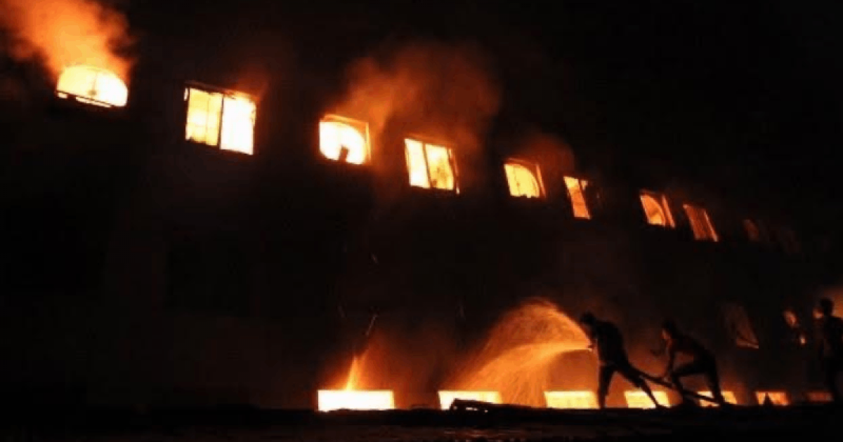 ‘ভেবেছিলাম লাফ দিয়ে পড়লে পরিবার অন্তত লাশটা পাবে’