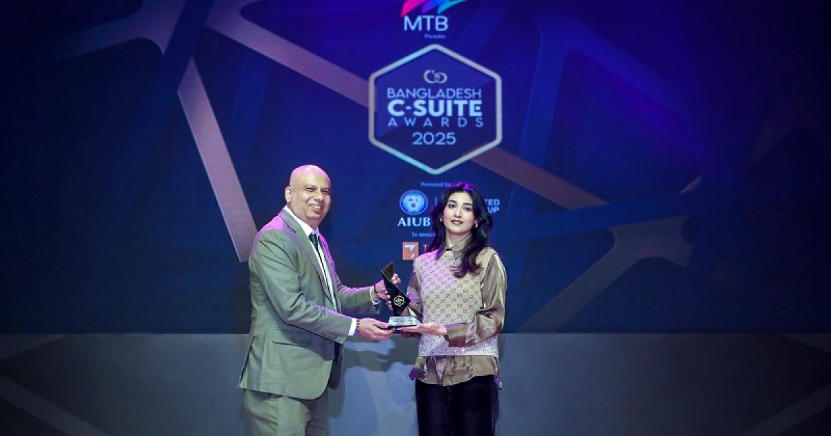 বর্ষসেরা সিইও পুরস্কার পেলেন ওয়ালটন মাইক্রো-টেকের নিশাত তাসনিম শুচি