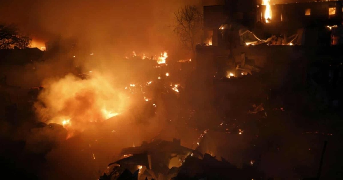 কড়াইলে আগুন: সব হা‌রি‌য়ে আহাজা‌রি ব‌স্তিবাসীর, খোলা মা‌ঠে আশ্রয়