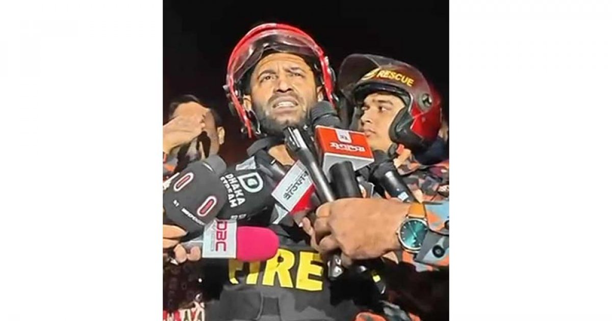 আগুনের তীব্রতা কমেছে, শিগগিরই নিয়ন্ত্রণে আসবে: ফায়ার সার্ভিস