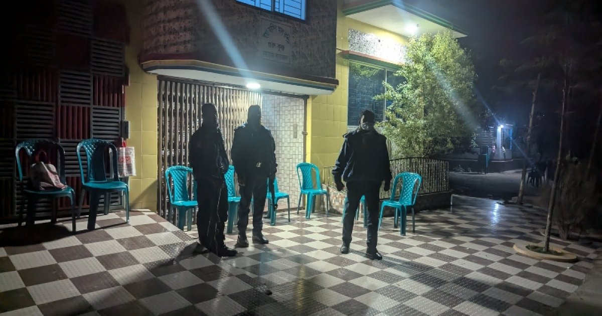 আবুল সরকারের গ্রামের বাড়িতে শুনশান নীরবতা, পুলিশ মোতায়েন