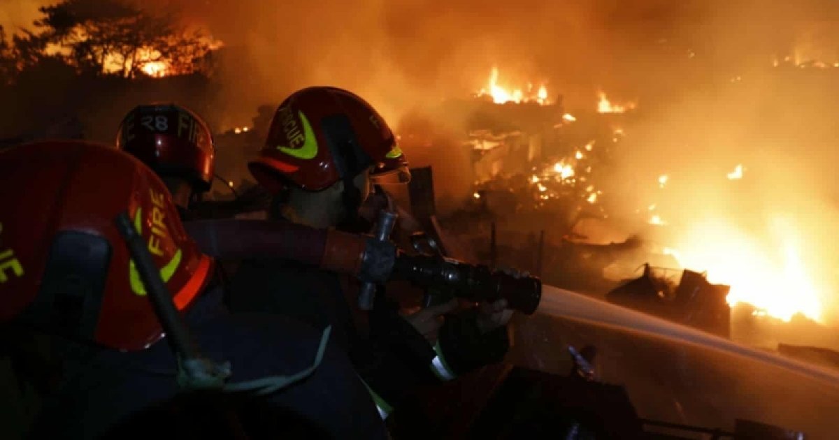 নিয়ন্ত্রণে এসেছে কড়াইল বস্তির আগুন