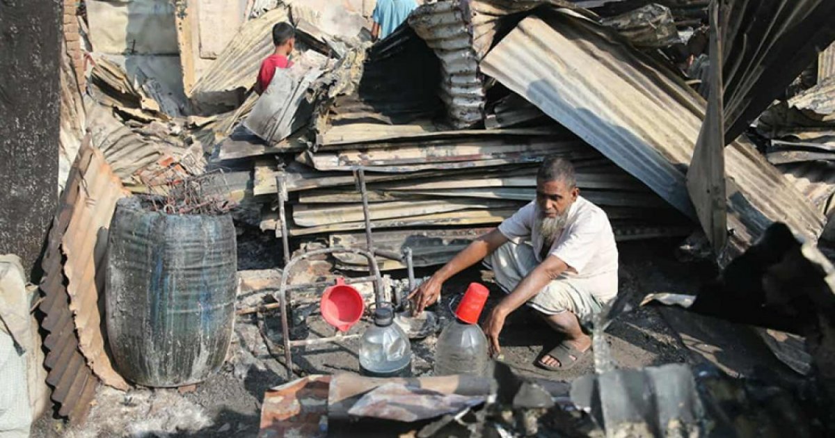 হাজারও সন্দেহ, আছে মৃত্যুভয়, তবু বদলায় না কিছুই