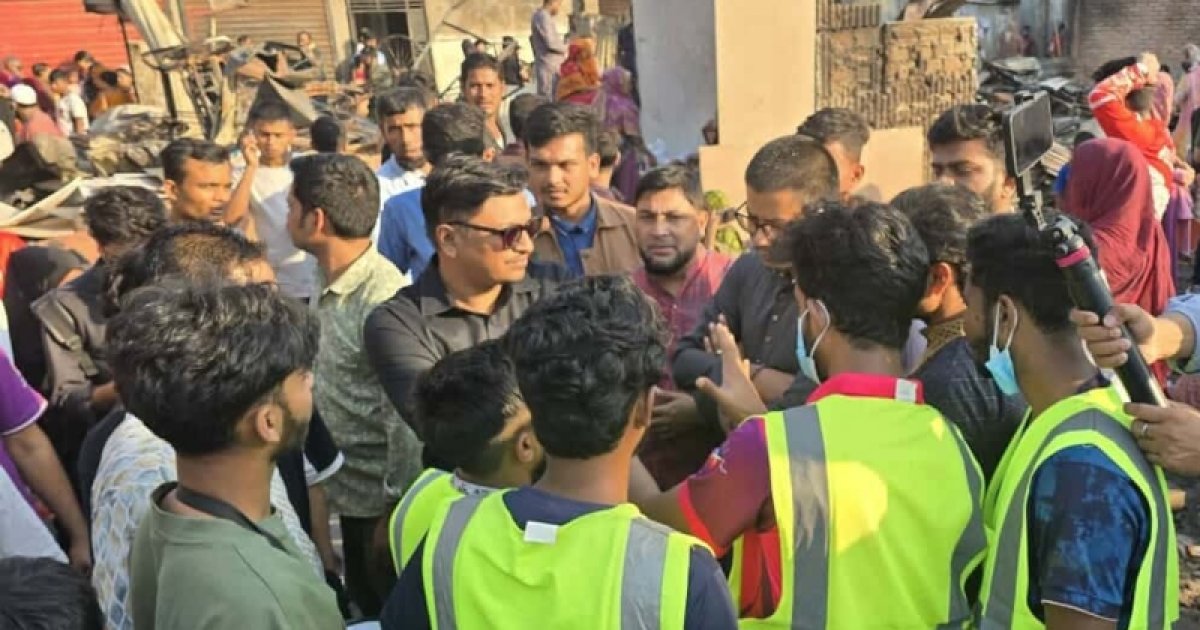 কড়াইল বস্তির ক্ষতিগ্রস্ত এলাকা পরিদর্শনে যুবশক্তির নেতারা