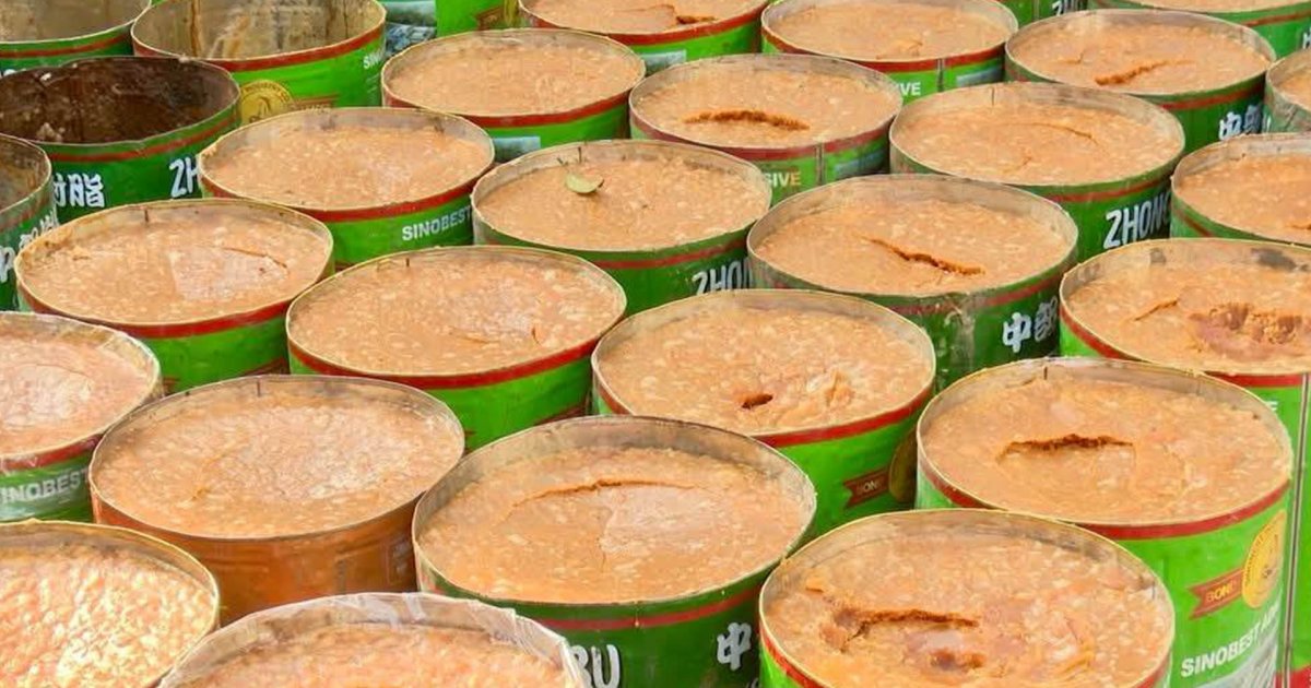 চিনি-চুন-আটা-রঙ দিয়ে তৈরি হচ্ছে ‘খেজুরের গুড়’