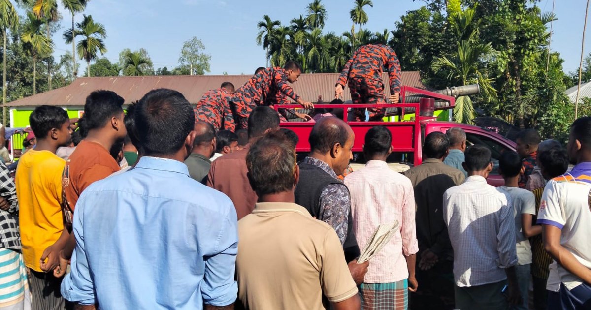 ফায়ার সা‌র্ভি‌সের গা‌ড়িচাল‌কের ঝুলন্ত লাশ, পুলিশ বলছে ‘অনলাইন জুয়ায় ঋণগ্রস্ত ছিলেন’