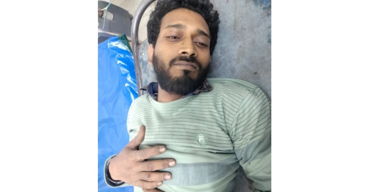 যশোরে মাদ্রাসার ভেতরে যুবককে পিটিয়ে পুলিশে সোপর্দ