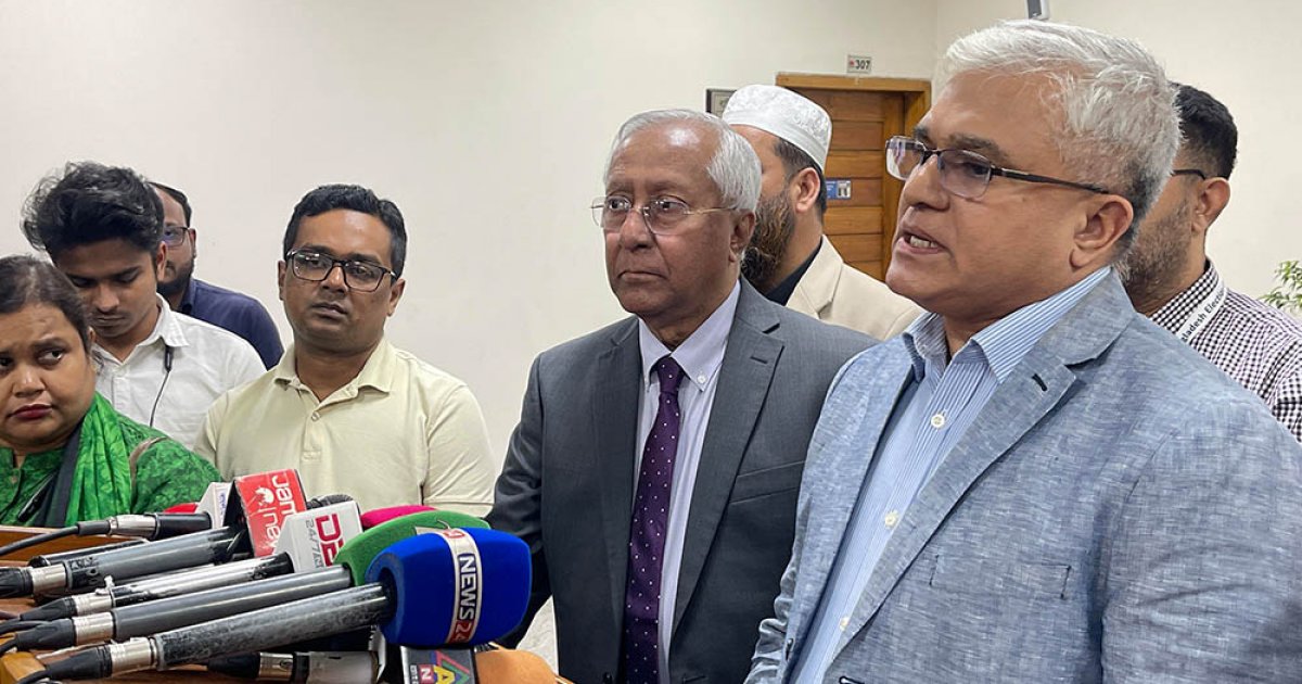 আগামী সপ্তাহের শেষে পোস্টাল ভোটের ব্যালট পাঠানো শুরু করবে ইসি