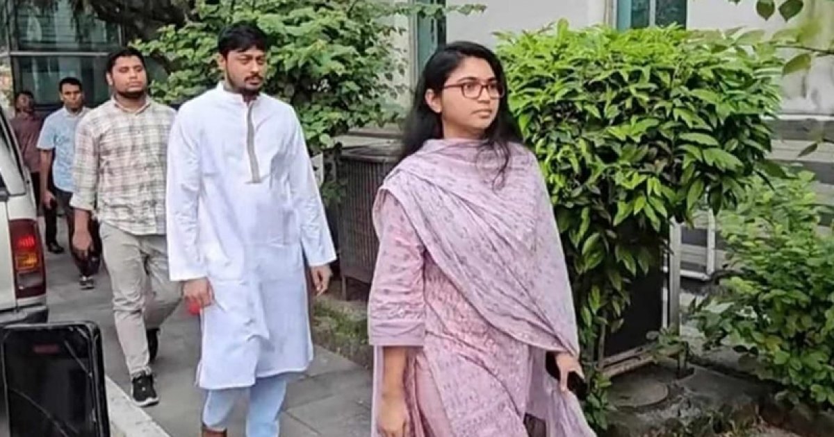 খালেদা জিয়াকে দেখতে এভারকেয়ারে গেলেন এনসিপি নেতারা