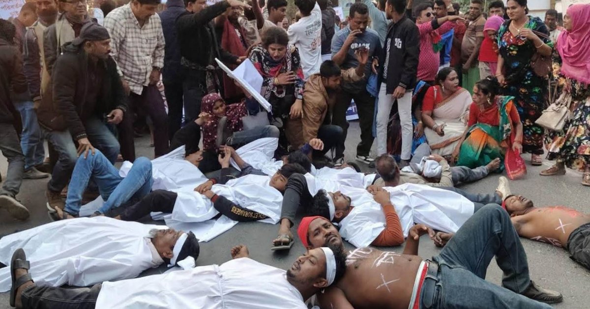 আজও মনোনয়ন বাতিলের দাবিতে সড়ক অবরোধ, সমালোচনার ঝড়