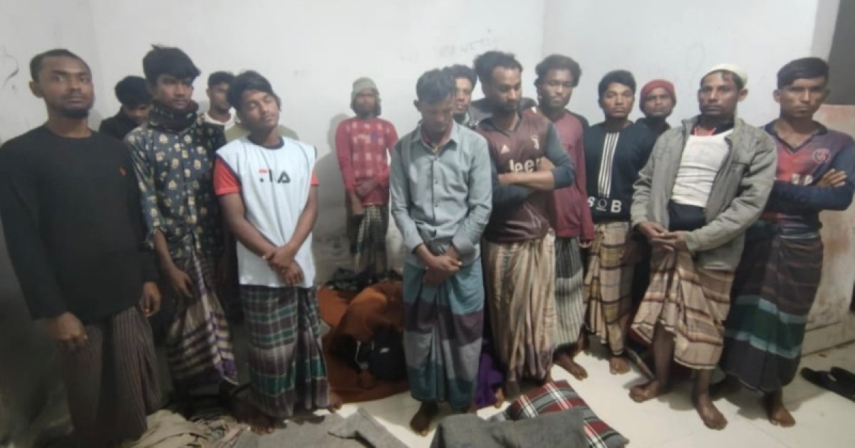 সাতকানিয়ায় শ্রমিকের কাজ করা ২২ রোহিঙ্গা আটক