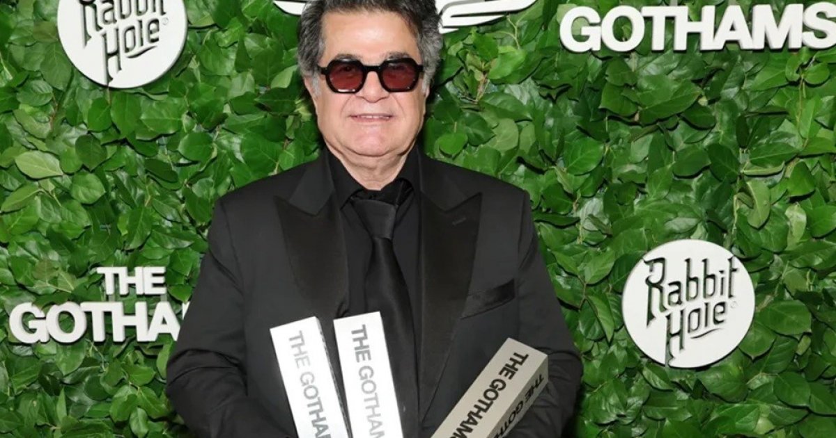 আমেরিকায় পুরস্কৃত হওয়ার দিনে ইরানে কারাদণ্ড!