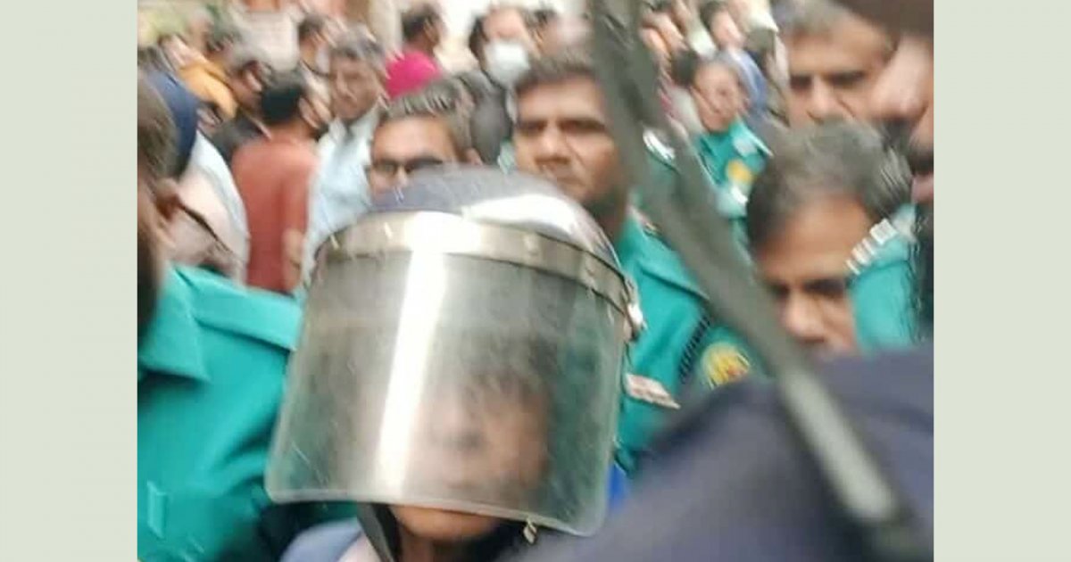 চাঁদাবাজির অভিযোগে বিএম মোজাম্মেলকে শ্যোন অ্যারেস্ট দেখালেন আদালত