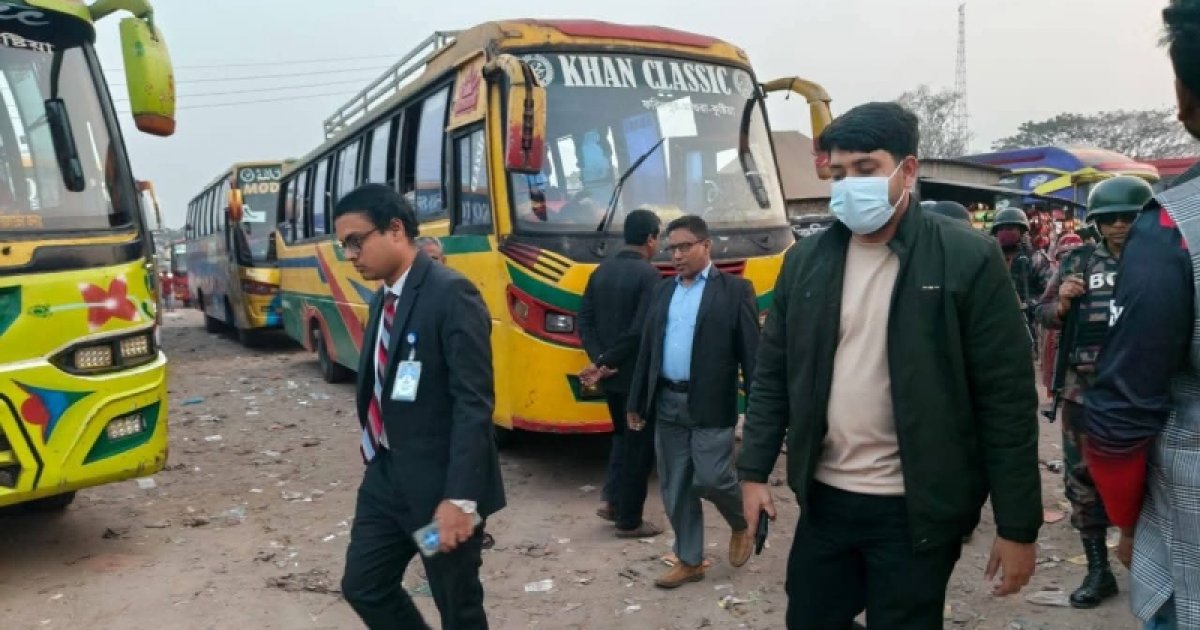 দৌলতদিয়া বাস টার্মিনালে অতিরিক্ত ভাড়া আদায়ের অভিযানে পোড়াদাহ পরিবহনের জরিমানা
