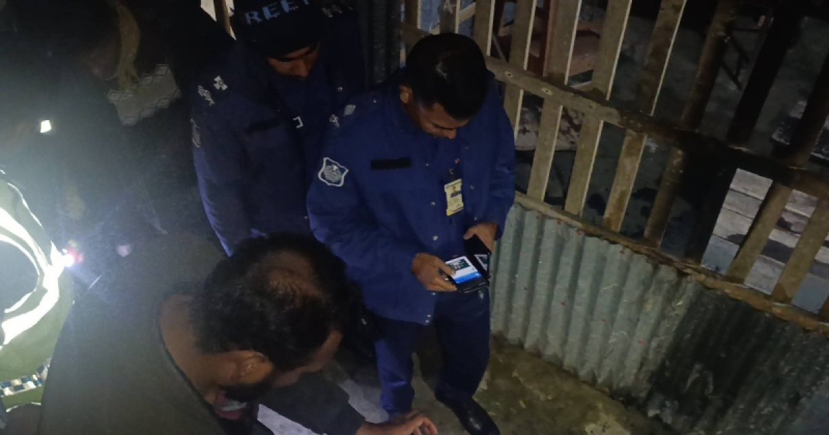 পটুয়াখালীর প্রাথমিক বিদ্যালয়ে ভোটকেন্দ্রে অগ্নিসংযোগ, নিরাপত্তায় ফাঁক