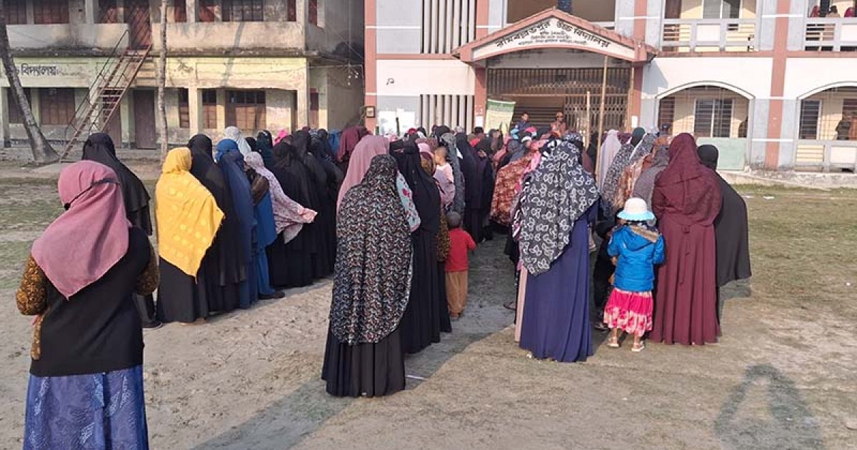 নোয়াখালীতে শুরু হলো ত্রয়োদশ সংসদ নির্বাচনের ভোটগ্রহণ, ১৬ হাজার সদস্যের নিরাপত্তা