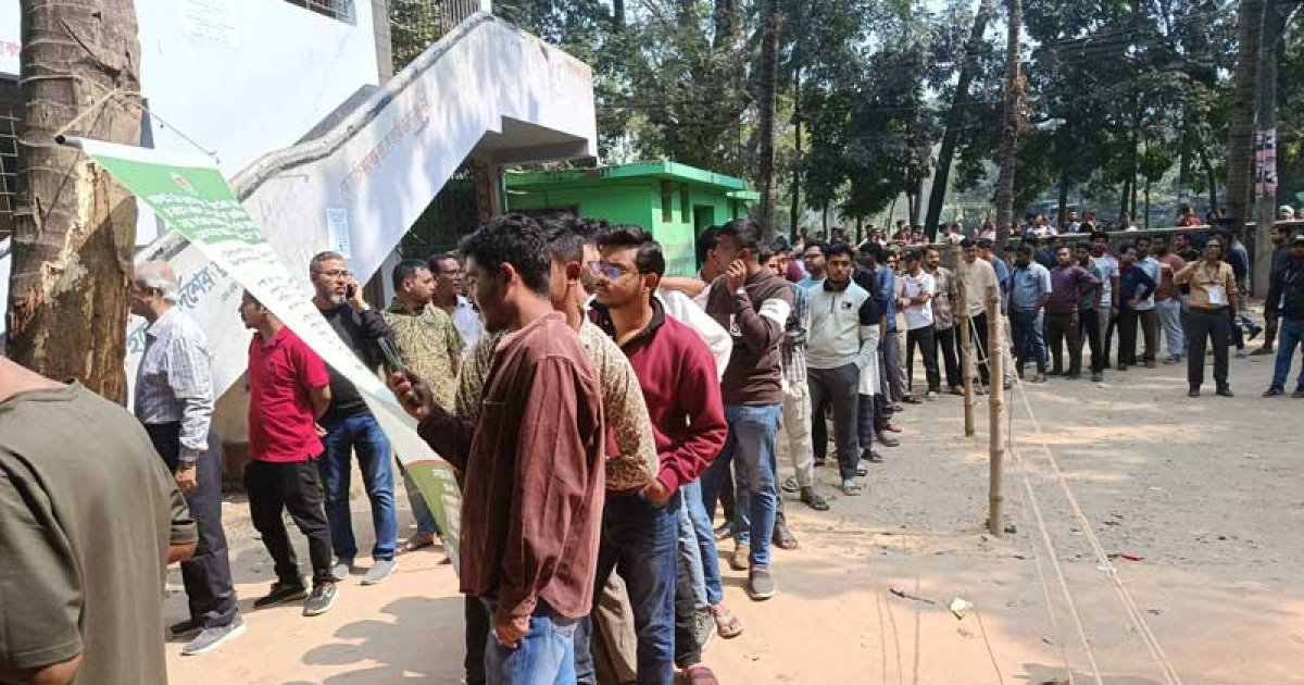 চট্টগ্রামে ত্রয়োদশ জাতীয় সংসদ নির্বাচনে দুপুর পর্যন্ত ৩১ শতাংশ ভোট পড়েছে