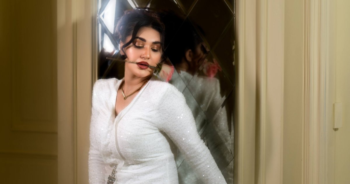 অপু বিশ্বাসের রাজনৈতিক ছবি ও শুভেচ্ছা নিয়ে সমালোচনা, নেতিবাচক উদ্দেশ্য নাকি সহজ অভিনন্দন?