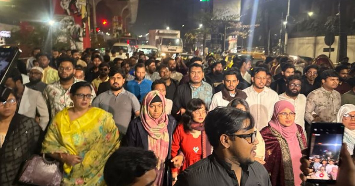 হাতিয়ায় নির্বাচন-পরবর্তী সহিংসতার প্রতিবাদে রাজধানীতে এনসিপির বিক্ষোভ মিছিল