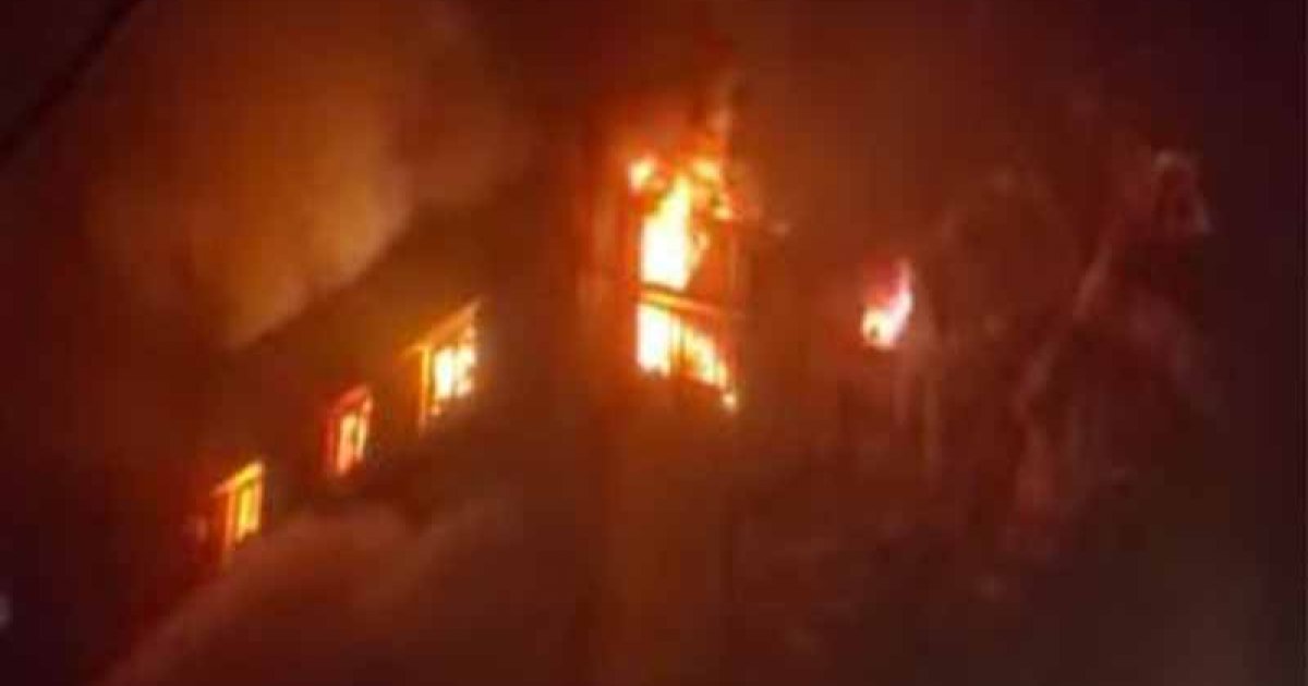 হাজারীবাগের ঝুট গুদামে অগ্নিকাণ্ড: চার ঘণ্টার চেষ্টায় আগুন নিয়ন্ত্রণ