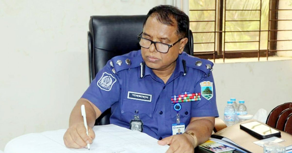 রাজশাহী রেঞ্জের ডিআইজির নির্দেশ: নিষিদ্ধ সংগঠনের নেতাকর্মীদের জামিনে মুক্তির পর অন্য মামলায় গ্রেফতার দেখানোর নির্দেশ