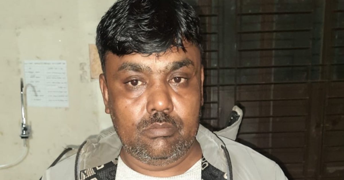 শরীয়তপুরে যুবদল নেতা মিন্টু মাদবরকে ১৫ পিস ইয়াবাসহ গ্রেফতার করেছে ডিবি পুলিশ