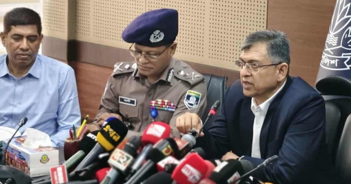 চাঁদাবাজ ও অস্ত্রধারী আসামিদের বিরুদ্ধে সারাদেশে সাঁড়াশি অভিযানের ঘোষণা স্বরাষ্ট্রমন্ত্রীর