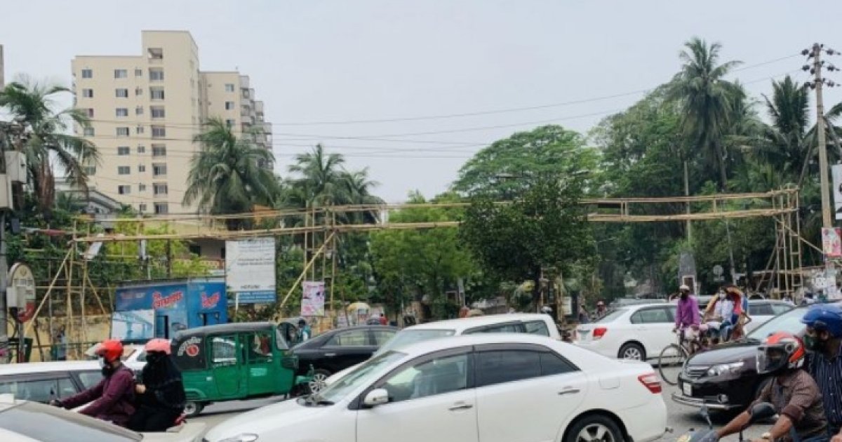জ্বালানি সংকট মোকাবিলায় সরকারের সাশ্রয়ী নির্দেশনা: গণপরিবহন ব্যবহার ও আলোকসজ্জা পরিহারের আহ্বান
