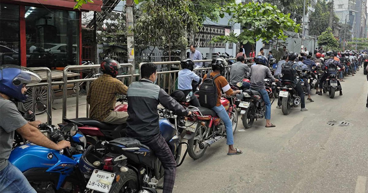 যতটা না সংকট, তার চেয়ে বেশি আতঙ্ক