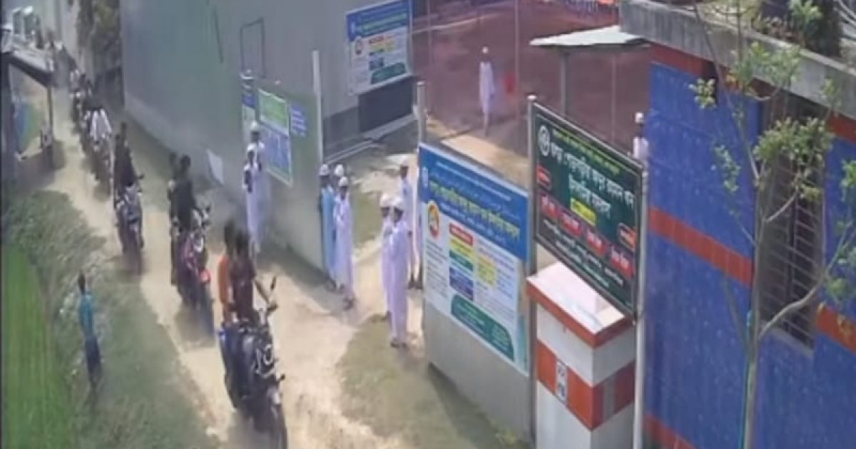 স্বেচ্ছাসেবক দল নেতার বিরুদ্ধে চাঁদা দাবির অভিযোগ