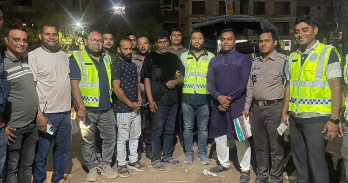 দুদক মহাপরিচালকের ছিনতাই হওয়া দু’টি মোবাইল ফোন উদ্ধার, গ্রেফতার ২