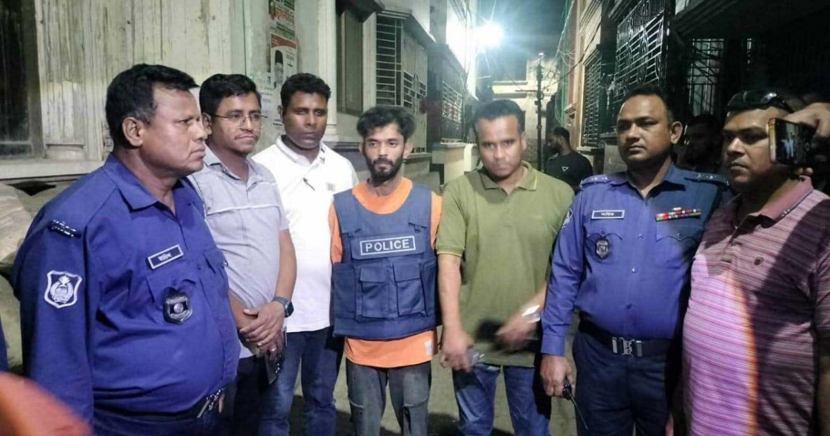 নারায়ণগঞ্জে পুলিশের কাছ থেকে ছিনতাই হওয়া পিস্তল উদ্ধার, আটক ৩